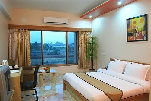 Lion Lords Inn Rajula Екстер'єр фото